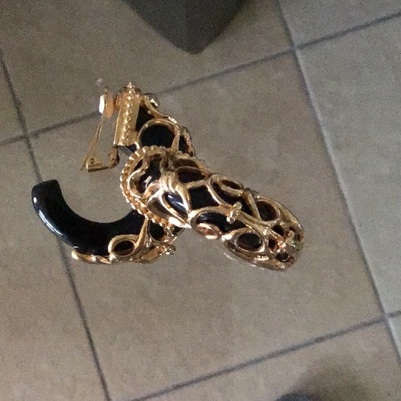 Earring - Picture 3 of 5